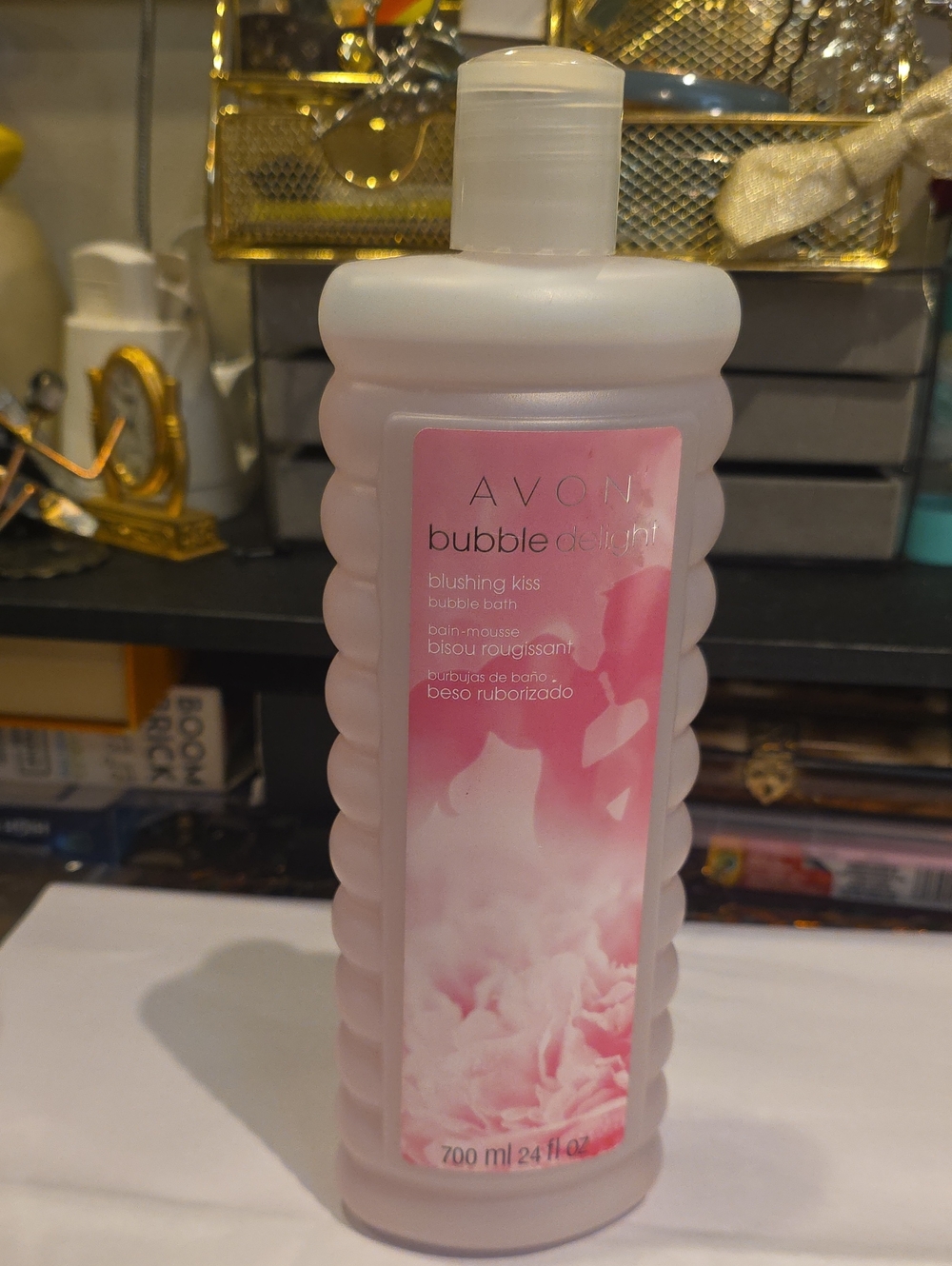Avon Bubble Delight Blushing Kiss Bubble Bath - Pink and White Bottle
